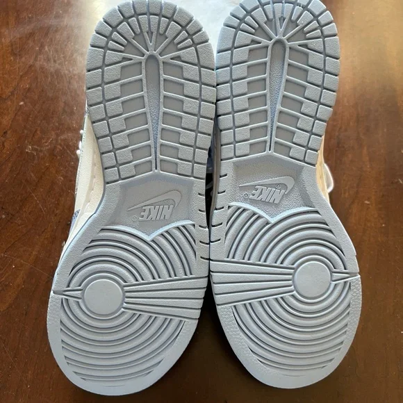 Excellent condition Nike Dunk High size 6 white/Aluminum - Picture 5 of 8
